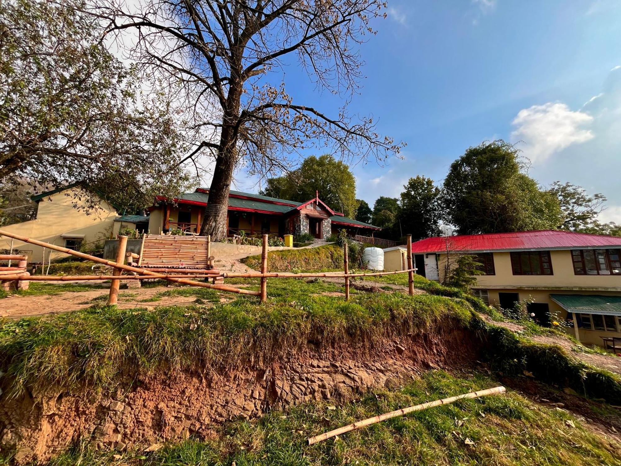 Misty Peaks Resort Murree Exterior photo