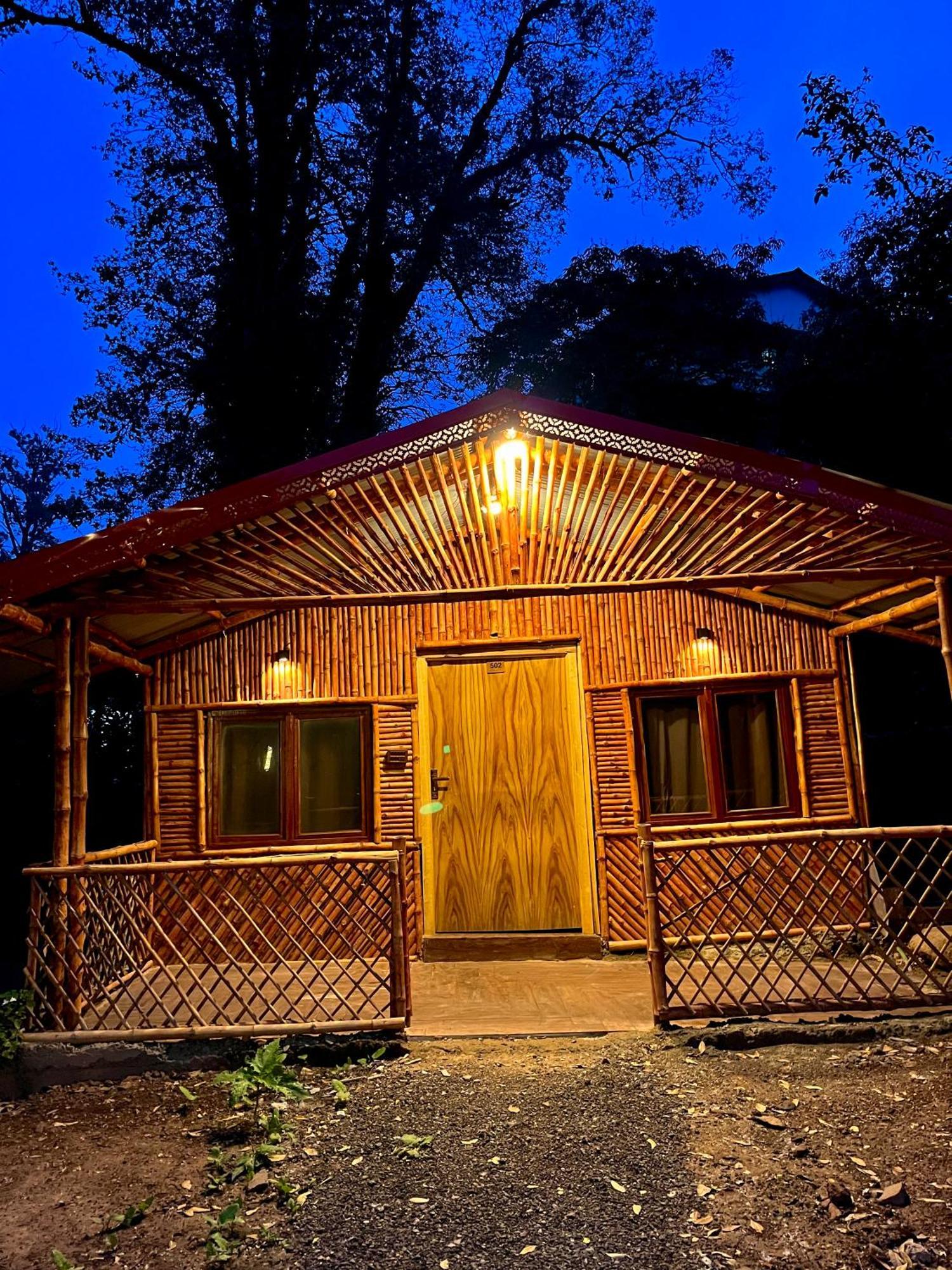 Misty Peaks Resort Murree Exterior photo