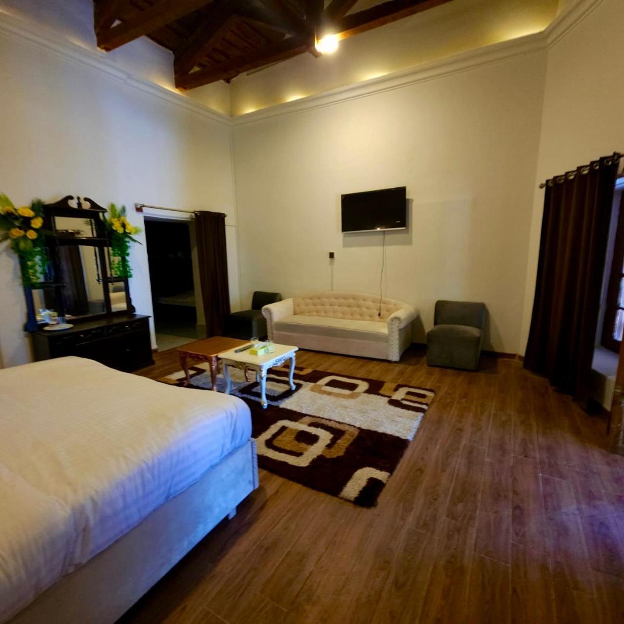 Misty Peaks Resort Murree Exterior photo